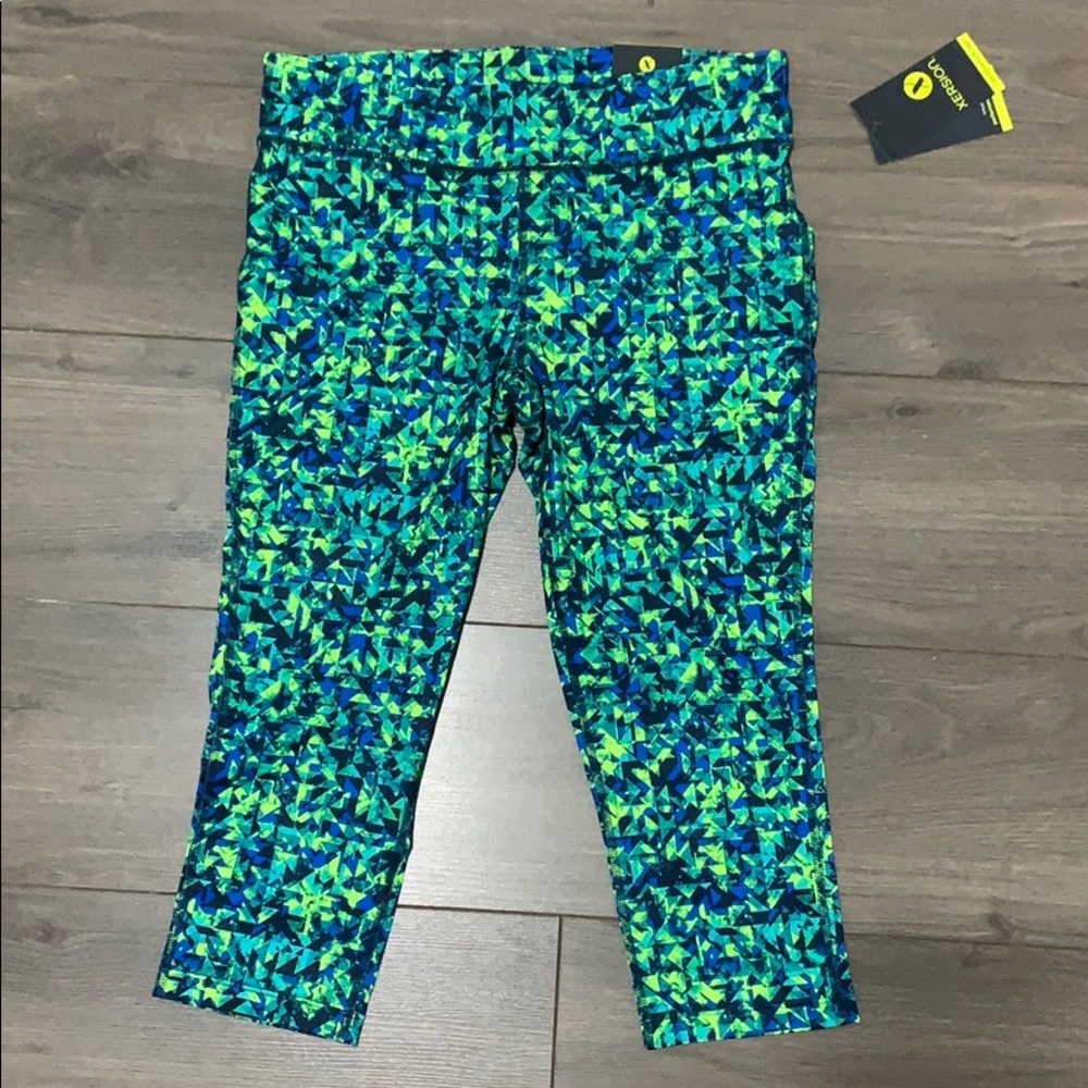 XERSION performance fit yoga capri leggings